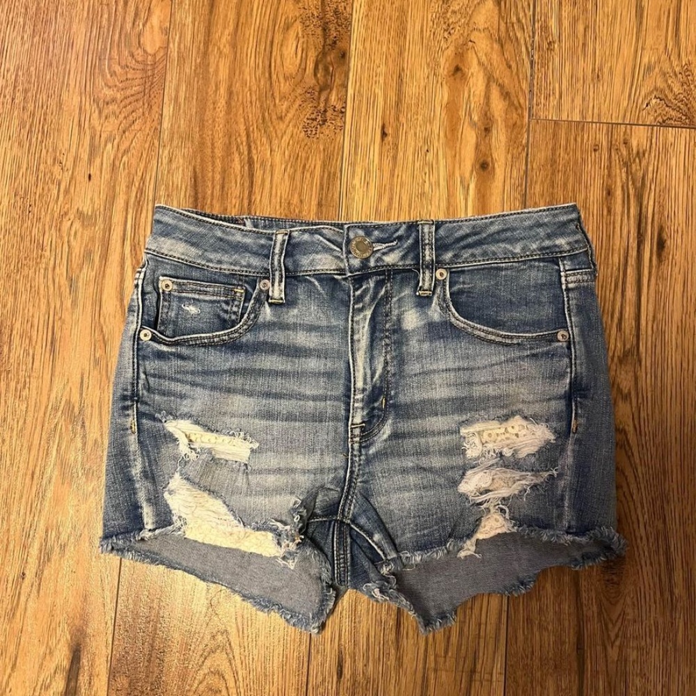 NWOT American Eagle Denim Shorts (Size 8)